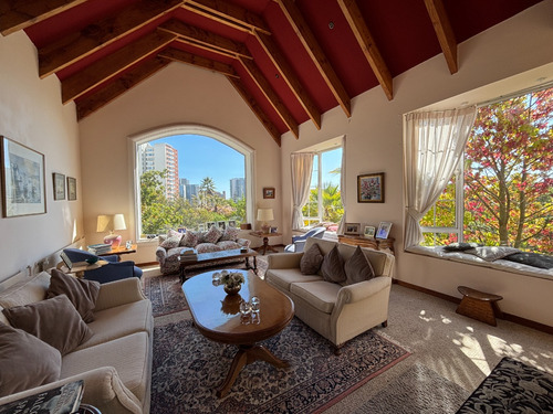 Hermosa Y Luminosa Casa, Estilo Georgian.