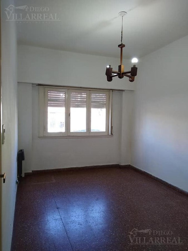 Imagen 3 de 12 de Ph - 2 Amb - Al Frente - Permuta - Morón - Venta - Patio - Departamento - Planta Baja