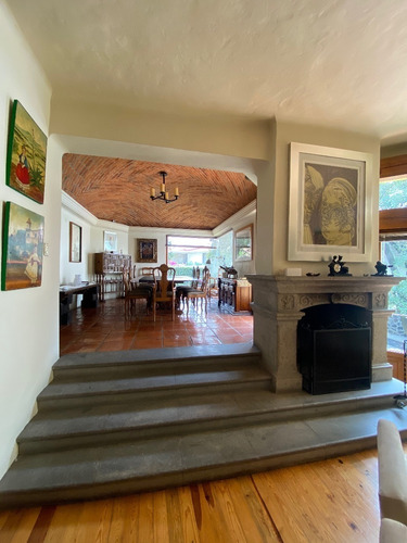 Casa Estilo Mexicano Contemporáneo En Jardines En La Montaña