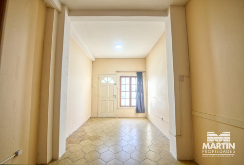Casa Ph 3 Dptos De 2 Ambientes Cada Uno, Excelente Ubicacion 4 Cuadras De Av.