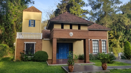 Permuta O Venta Hermosa Casaquinta O Permanente - 2 Casas