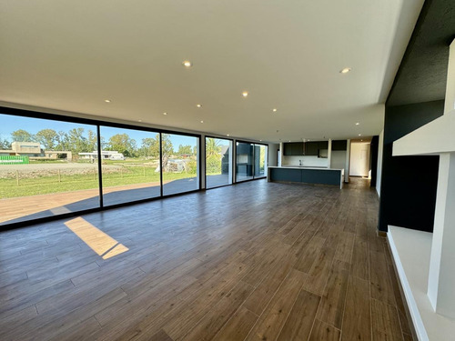 Colonia - Venta Casa De 3 Dormitorios Con Excelente Vista