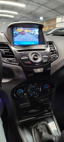 Ford Fista Titanium 1.6 Mt