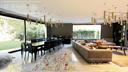 Casa En Venta 6 Ambientes Al Golf En Abril Club De Campo