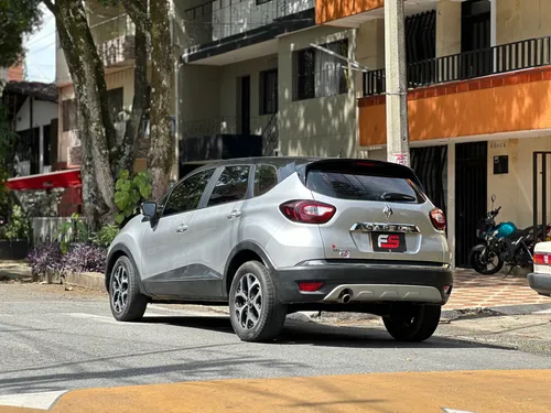 Renault Captur 2.0 Intens Automática