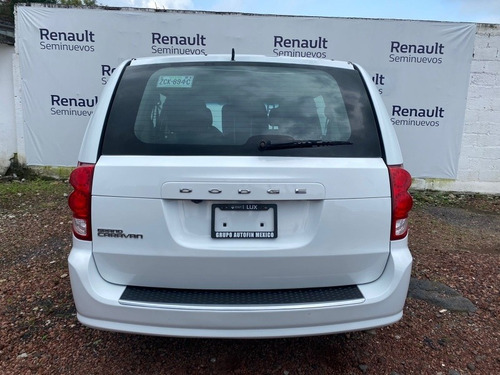 Imagen 7 de 15 de Dodge Grand Caravan 2018 3.7 Se At