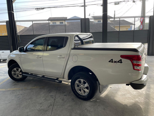 Mitsubishi L200 Triton Sport GL 4X4 2.4 16V Mivec Turbo Dies. Mec.