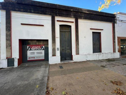 Casa Céntrica En Esperanza A Refaccionar