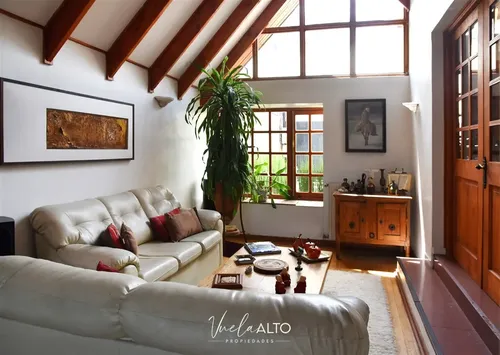 Casa En Venta 5 Dorm. Las Condes / Vista Cerro Calán