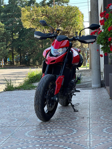 Ducati Hypermotard 950