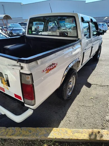 Nissan Doble Cabina Automática