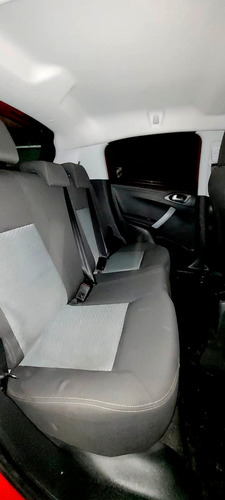 Imagen 15 de 16 de Peugeot 208 2014 1.5 Allure Touchscreen