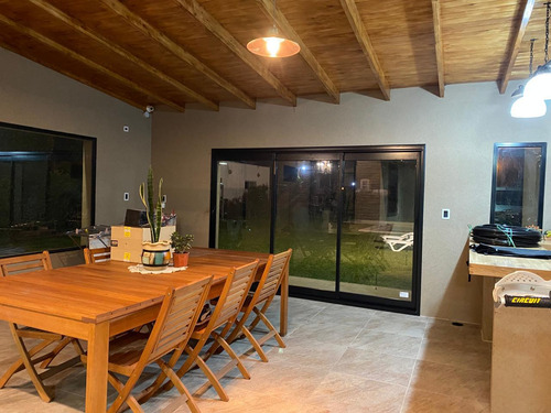 Casa En Venta De 3 Dormitorios Con Pileta En Roldan - Acequias Del Aire