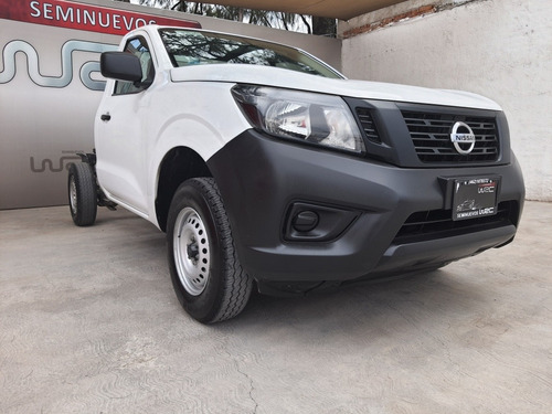 Imagen 6 de 15 de Nissan Np300 2.5 Chasis Cabina Dh Pack Seg Mt 2019