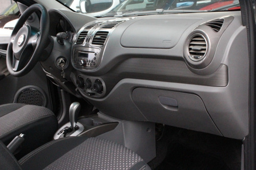 Imagem 10 de 11 de Fiat Grand Siena Essence Dual- Logic 1.6 Flex 2014 113.000km