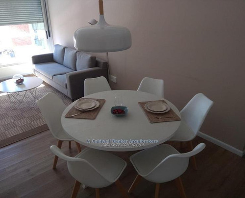 Apartamento De 2 Dormitorios En Venta En Centro