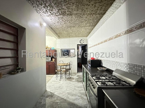 En Venta Casa En El Limón #25-13438 Rm