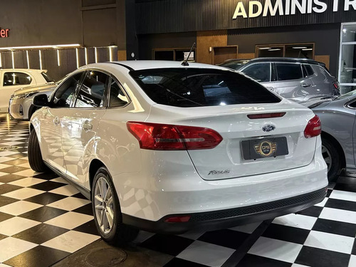 Ford Focus III 1.6 Sedan S