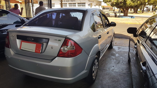 Imagem 4 de 12 de Ford Fiesta Sedan