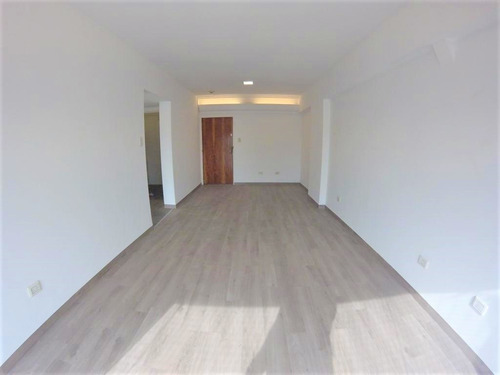 Imagen 4 de 12 de 2 Amb Centrico - Apto Profesional // Av. Rivadavia 13.876