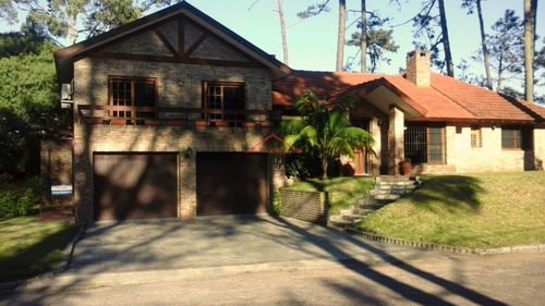 Excelente Casa En Venta En Playa Mansa, Punta Del Este- Ref: 5514