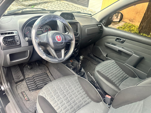 Fiat Strada 1.8 16v Adventure Cab. Dupla Flex 3p
