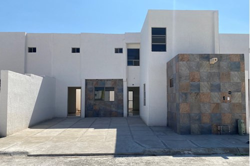 Casa Nueva En Fracc. Villas De Las Perlas, Torreón, Coah.