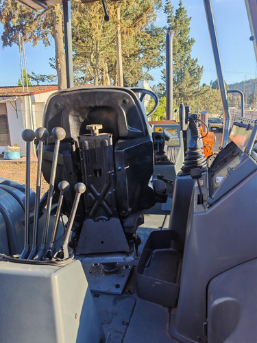 Retroexcavadora 580 L