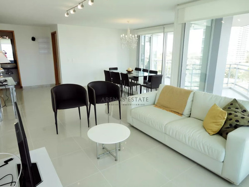 Apartamento En Venta  De 3 Dormitorios En Punta Del Este , Zona Mansa 