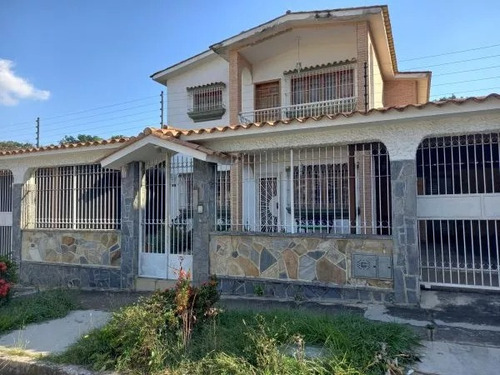 Venta De Casa Amoblada En Urb. El Parral Elc-042