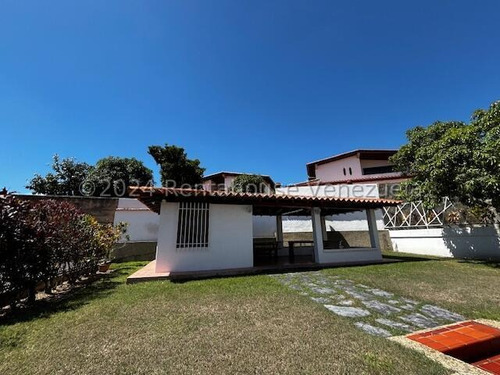 24-19147 Venta Casa Con Una Vista Increíble!!