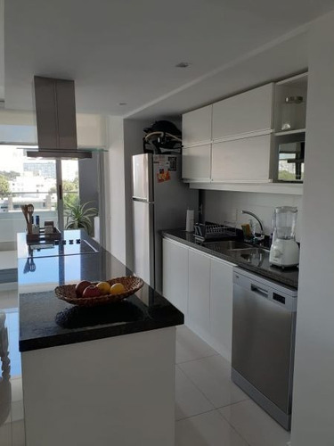 Venta Apartamento 2 Dormitorio Y Servicio, Playa Brava