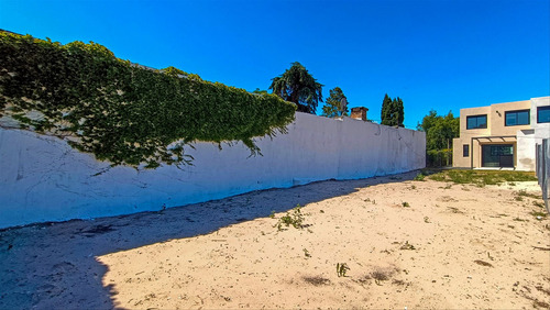 Venta Casa 3 Dormitorios 2 Baños Fondo Parrillero - Lagomar