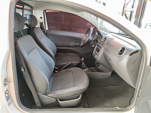 Imagem 6 de 12 de Volkswagen Saveiro 1.6 Mi Trendline Cs 8v 2015