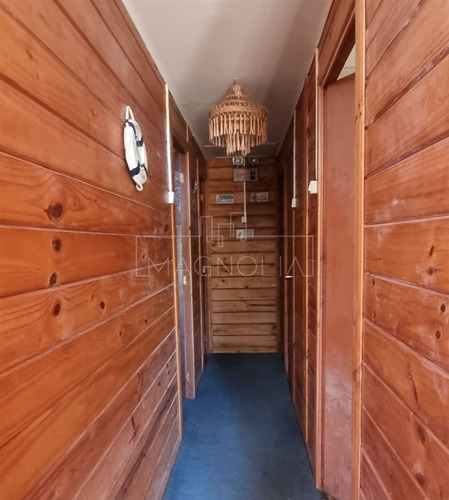 Casa En Venta De 3 Dorm. En Algarrobo