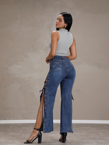 Pantalón Mezclilla Tiro Alto Con Aberturas Laterales L389