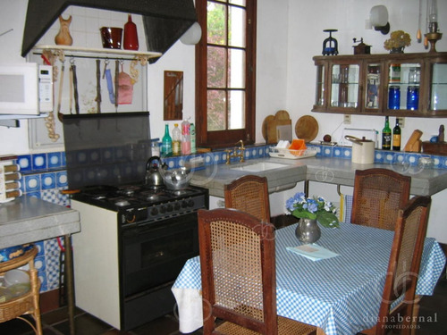 Imagen 11 de 29 de Punta Del Este, Chalet Con Gran Jardín, 4 Dormitorios Y Piscina-