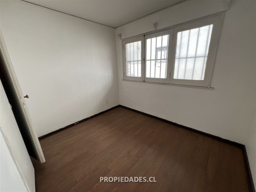 Casa En Venta De 3 Dorm. En Ñuñoa