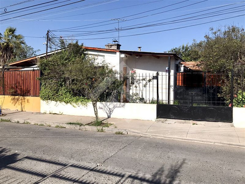 Casa En Venta De 3 Dorm. En La Cisterna