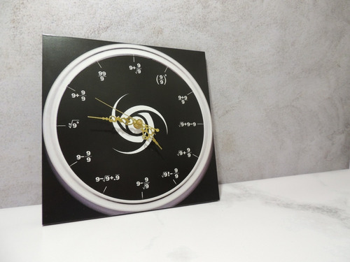 Reloj De Pared Matemático - Tamaño Medium (25x25cm) 