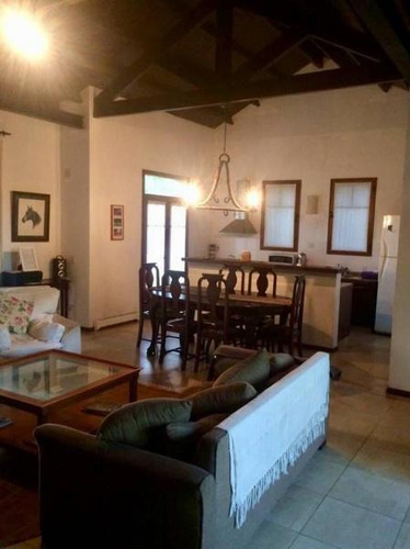Lindisima Casa En Venta. -mallmann Propiedades