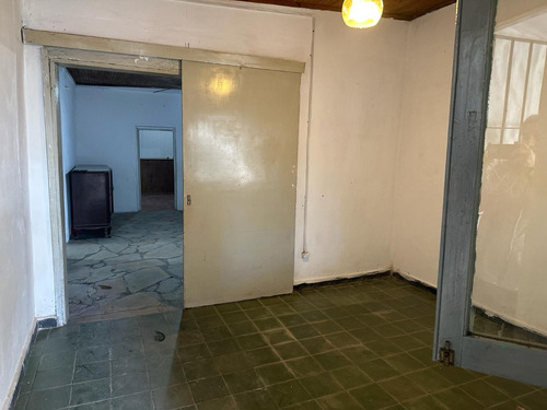 Casa En Ph Totalmente Independiente Frente A La Plaza Del Independiente Lezica