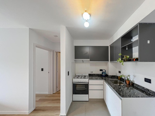 Imagen 5 de 20 de Departamento De 1 Dormitorio Con Gran Balcón En Lourdes
