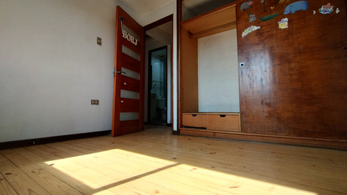 Confortable Casa Con Amplio Patio, 6d, 3b, 6e