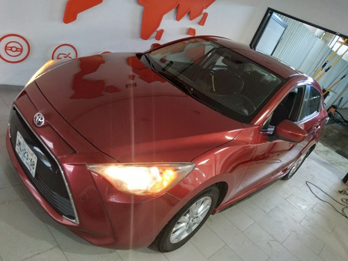 Imagen 4 de 13 de Toyota Yaris 1.5 R Le At 2016