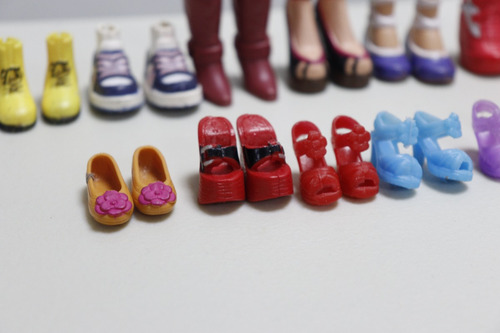 Lote 17 Pares De Zapatos Barbie (Usado)