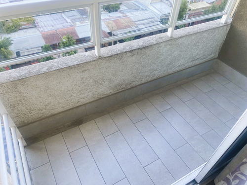 Departamento 2 Dormitorios Y 1 Baño Cercano A Metro.