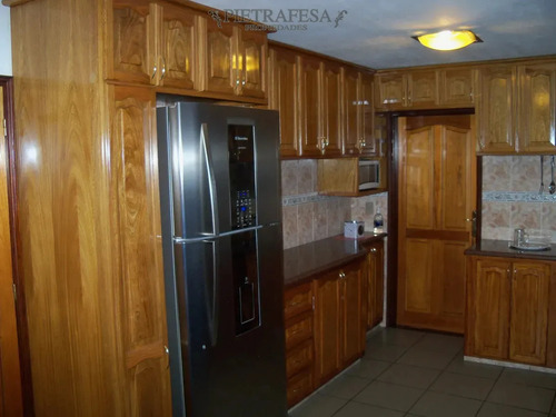 Casa En Venta Con Piscina, 3 Dorm, 4 Baños, Garaje-colón
