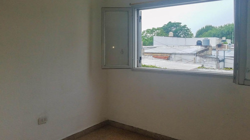 Imagen 4 de 8 de 119 E/ 35 Y 36 La Plata - Departamento 2 Dormitorios En Venta