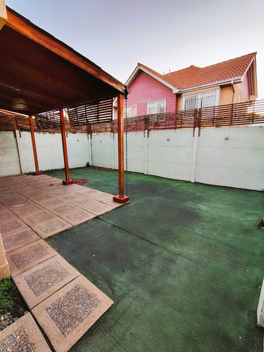 Casa En Venta De 3 Dormitorios 3 Baños En Puente Alto